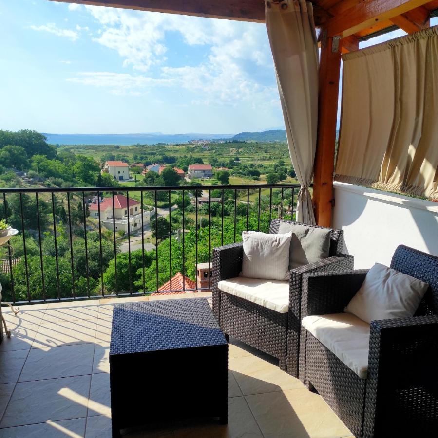 Apartment Cernesa Ražanac 外观 照片
