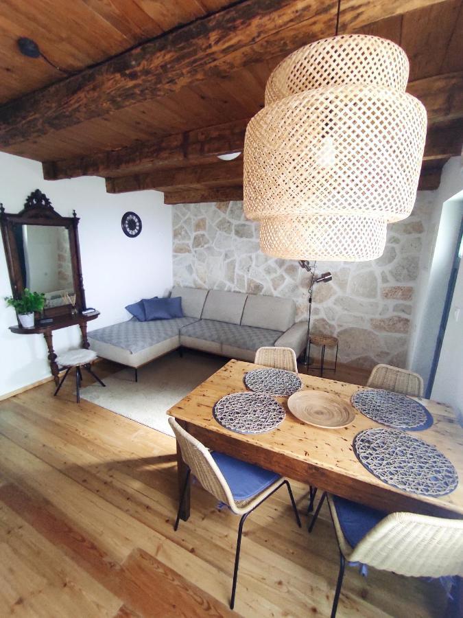Apartment Cernesa Ražanac 外观 照片
