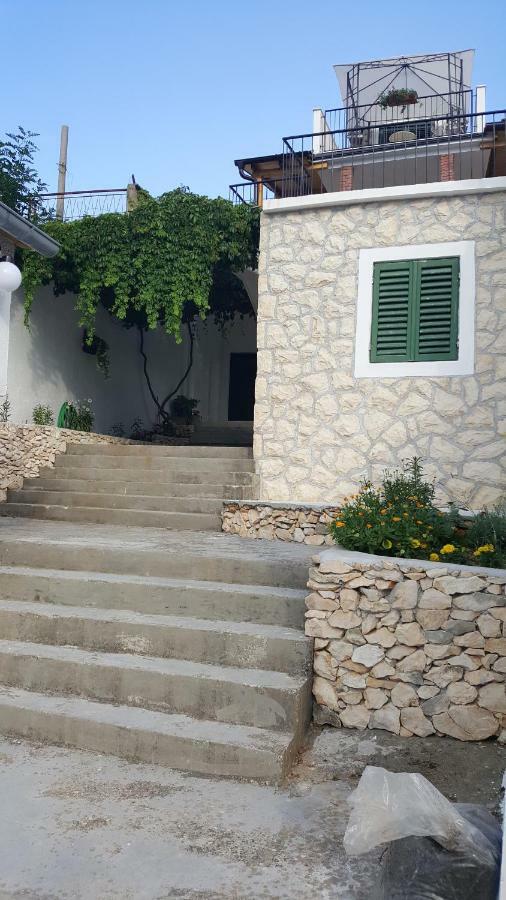 Apartment Cernesa Ražanac 外观 照片