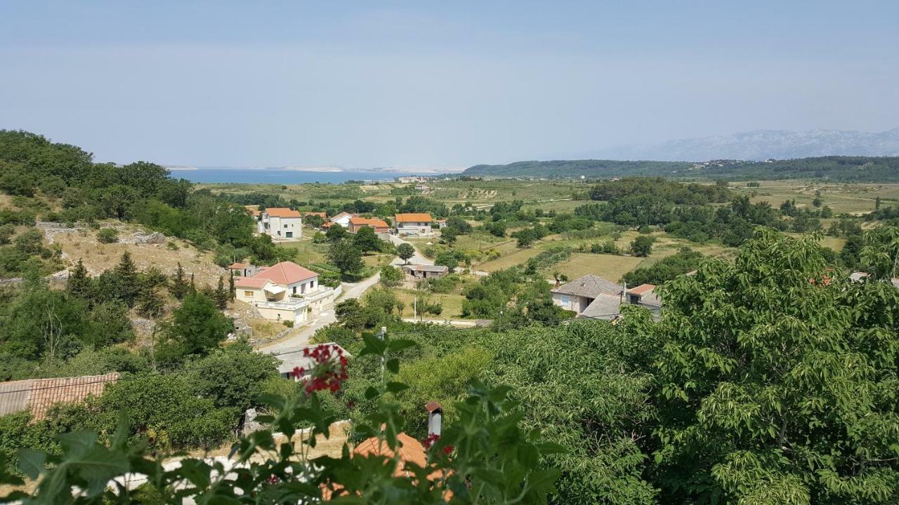 Apartment Cernesa Ražanac 外观 照片