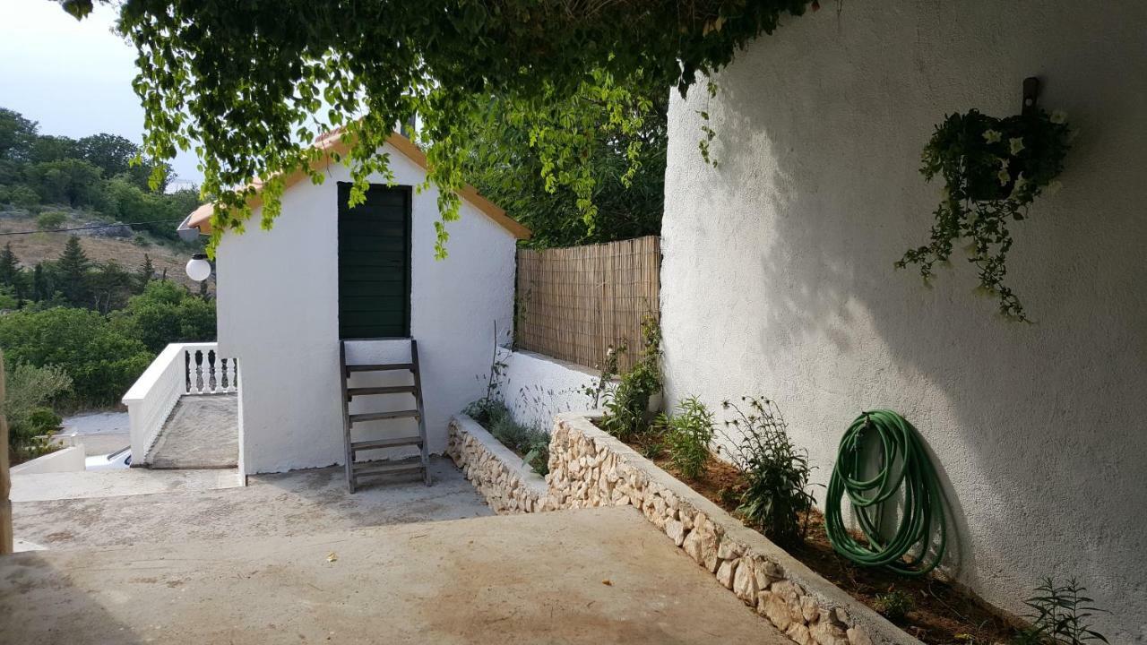 Apartment Cernesa Ražanac 外观 照片