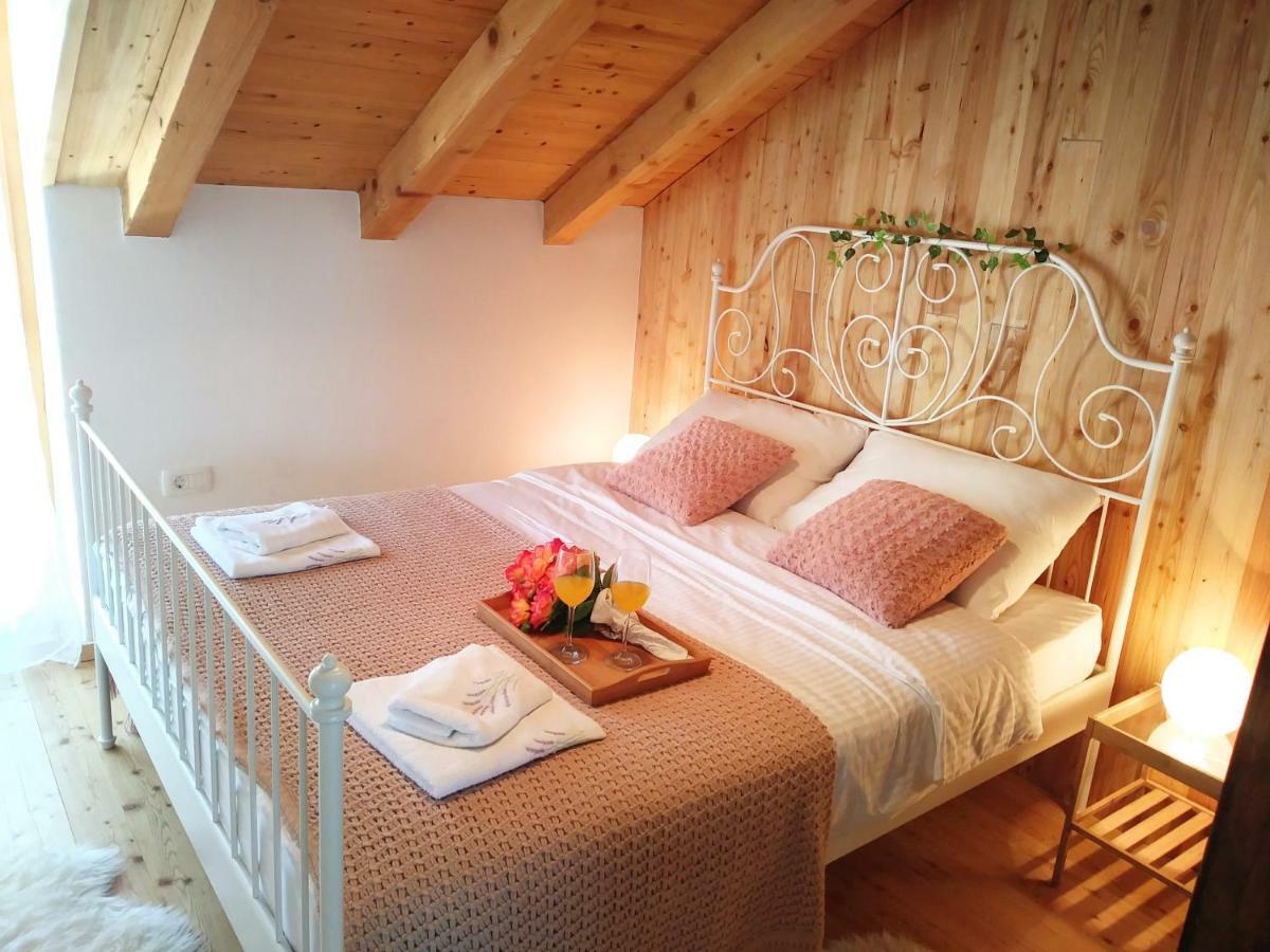 Apartment Cernesa Ražanac 外观 照片
