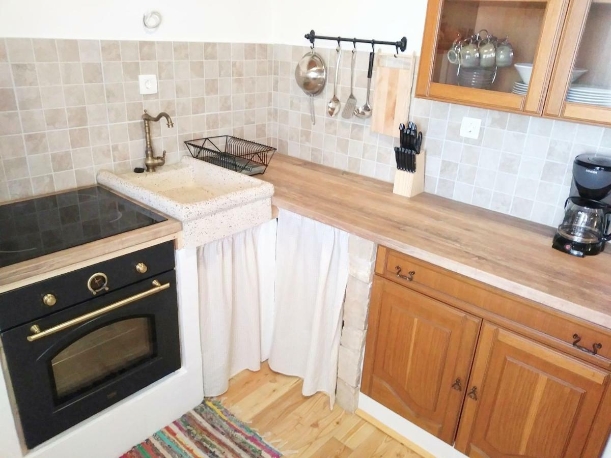Apartment Cernesa Ražanac 外观 照片