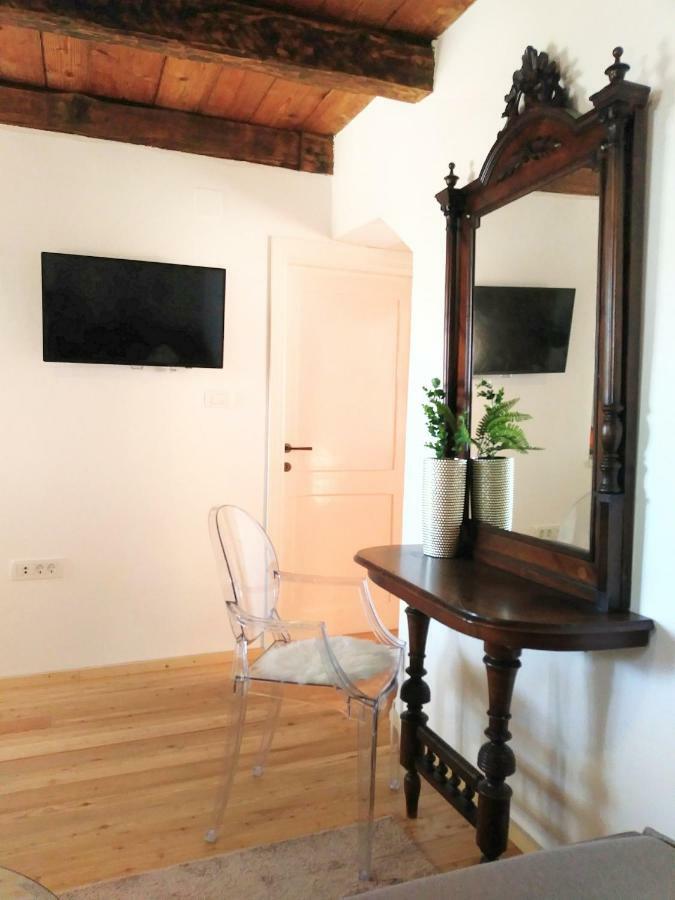 Apartment Cernesa Ražanac 外观 照片