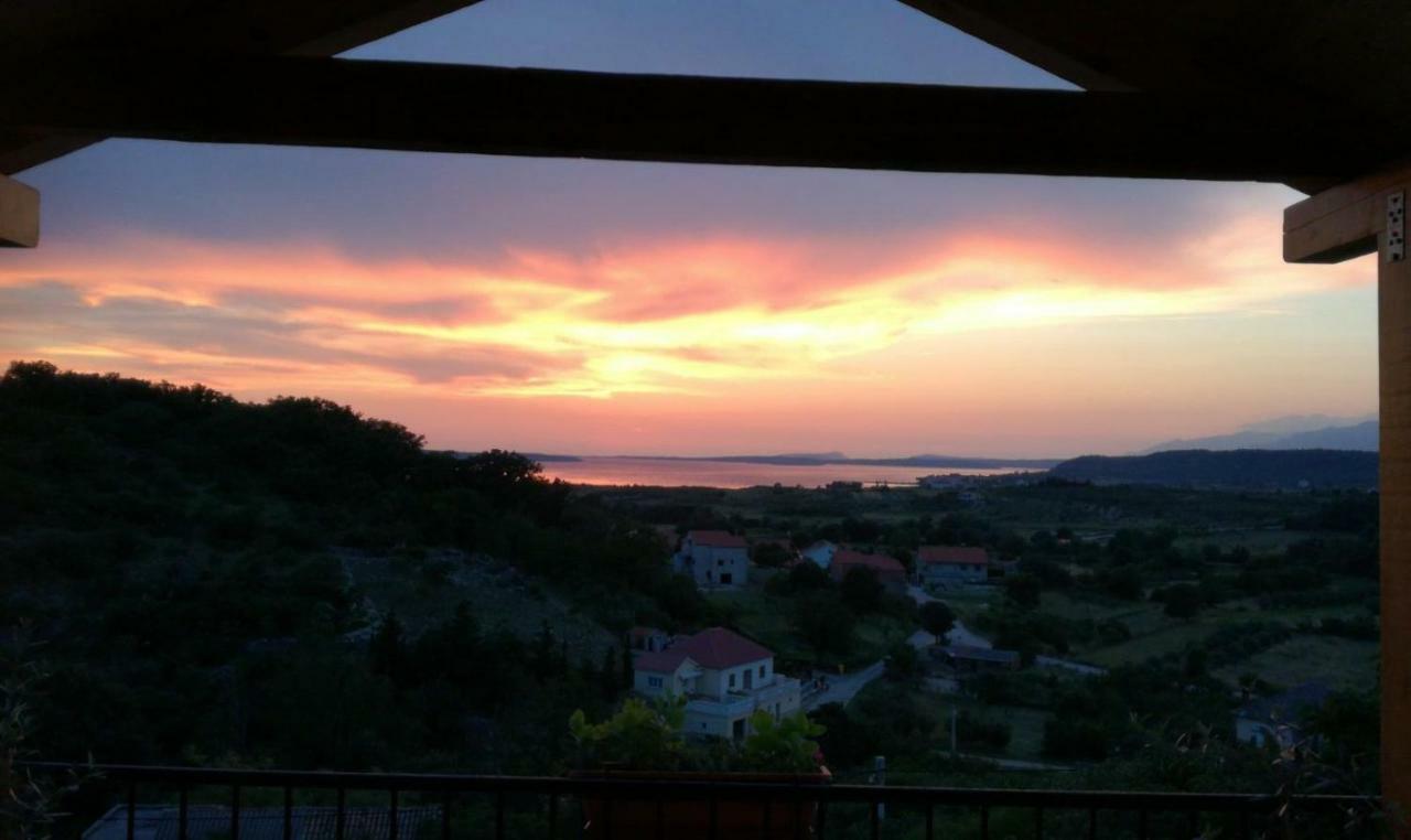 Apartment Cernesa Ražanac 外观 照片